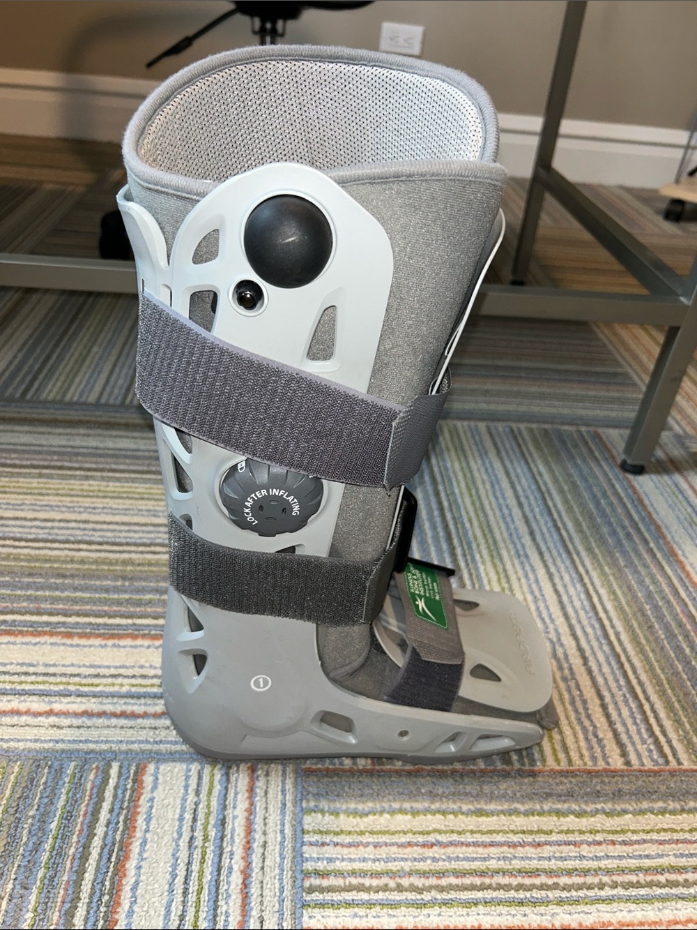 Men’s Medium Aircast Boot - Picture 2 of 5